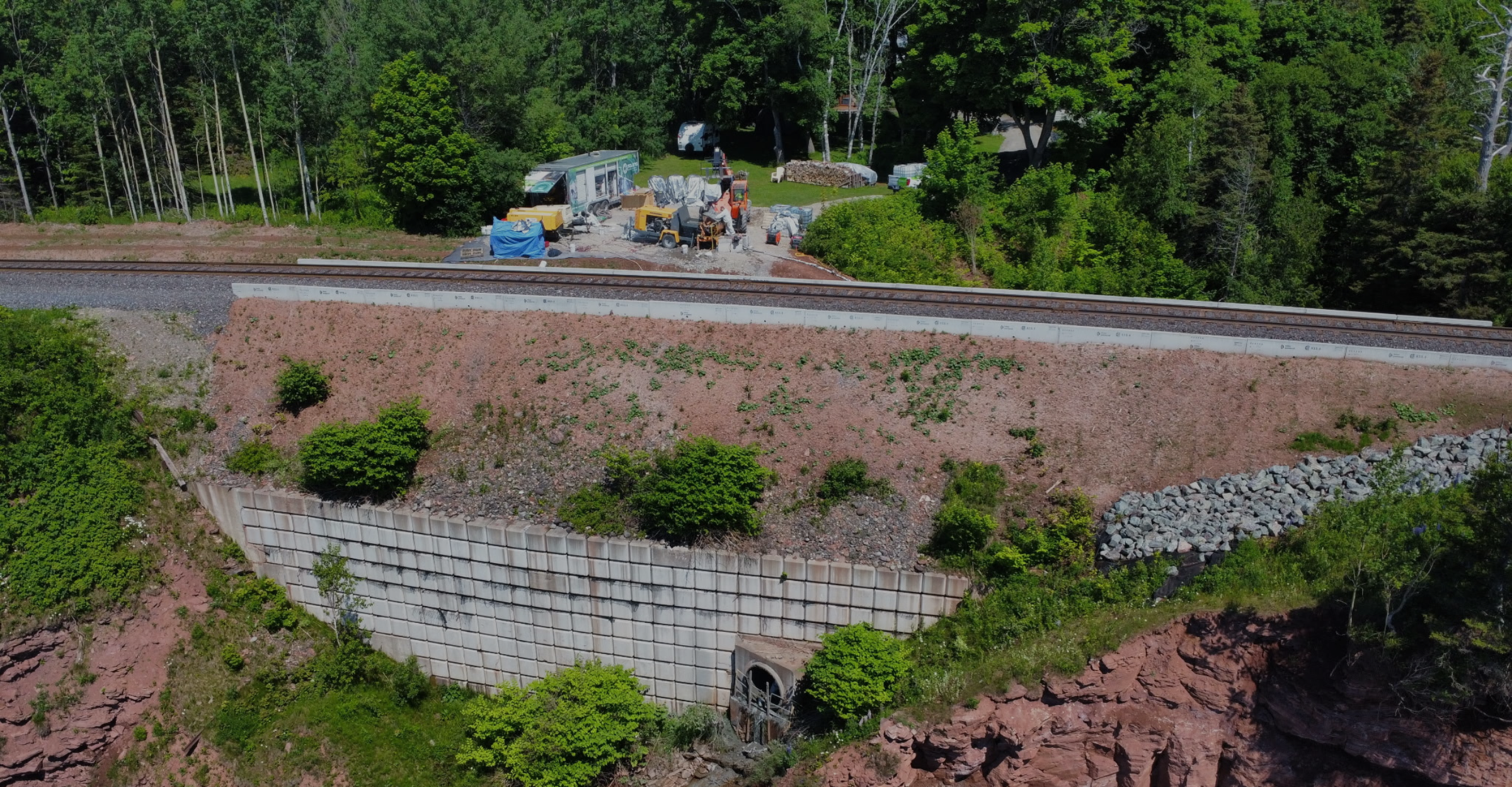 Réhabilitation structurale d’un ponceau sous une voie ferrée en Gaspésie